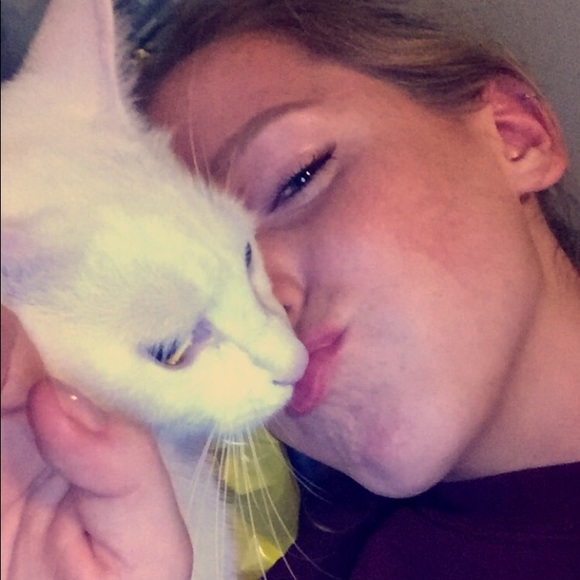 Meet your Posher, Danielle