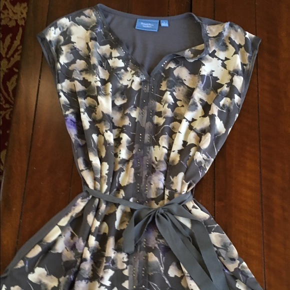 Never worn Simply Vera Tunic Top Size L