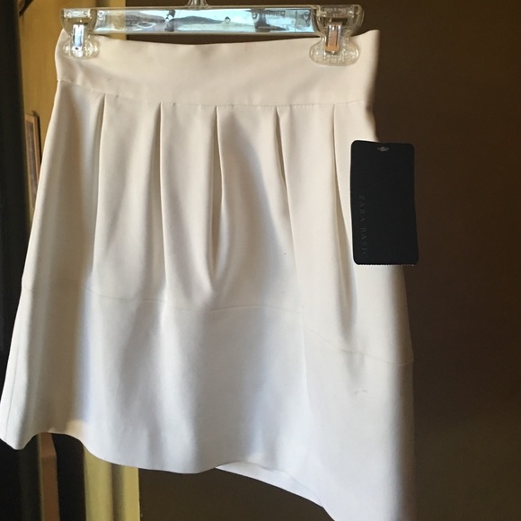 Brand new with tags Zara White Skirt!