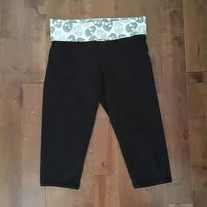 PINK Skull Capti Leggings