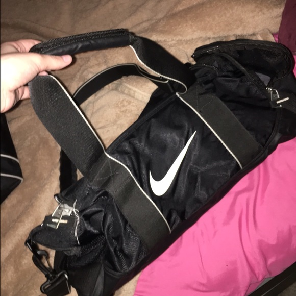 Black nike duffle bag
