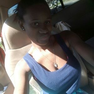 Meet your Posher, Desiree