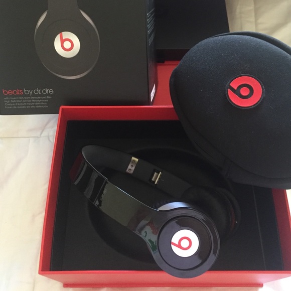 Beats solo HD - Picture 1 of 3