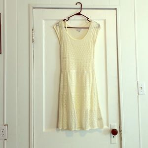 Adorable, lace inspired cotton short sleeve dress