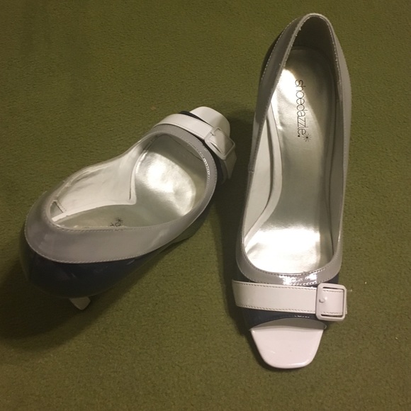 Peep toe shoe - Picture 1 of 4