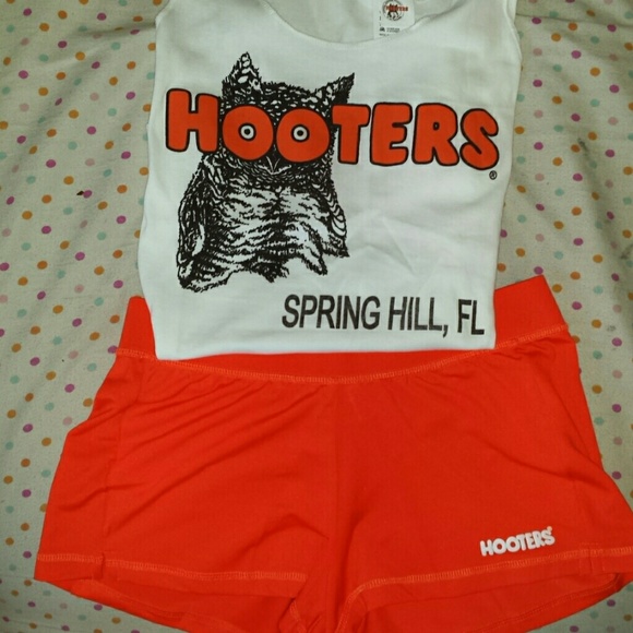 Hooters uniform
