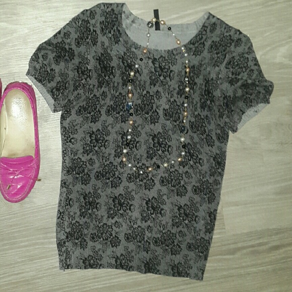 Top - Picture 2 of 3