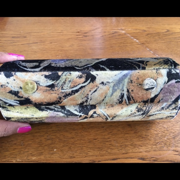 Velvet Covered Travel Bangle Box w/dividers - Picture 2 of 3