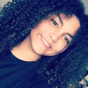 Meet your Posher, Gabriela