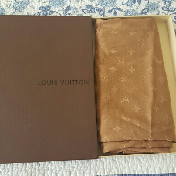 LV 100% silk scarf