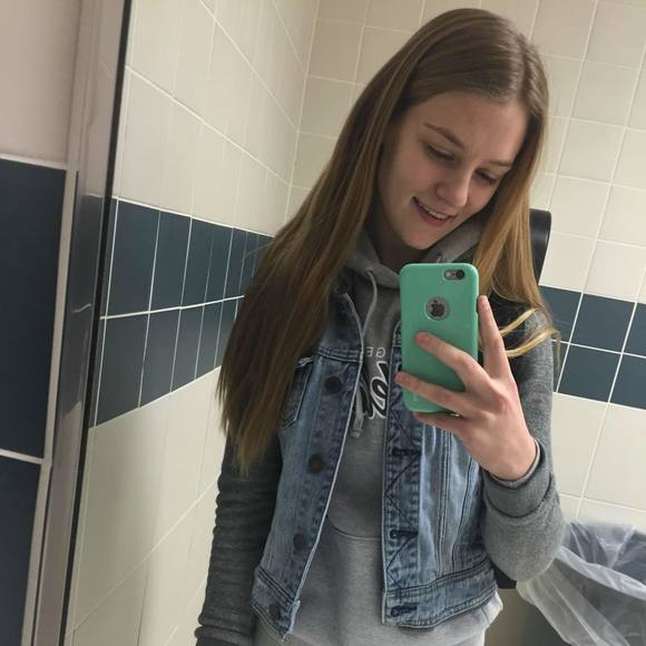 Meet your Posher, Brittany