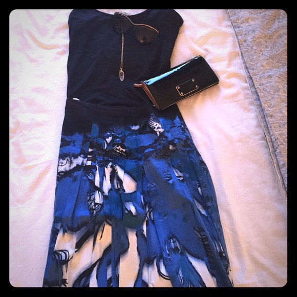 Tahari blue and black print skirt - Picture 1 of 2