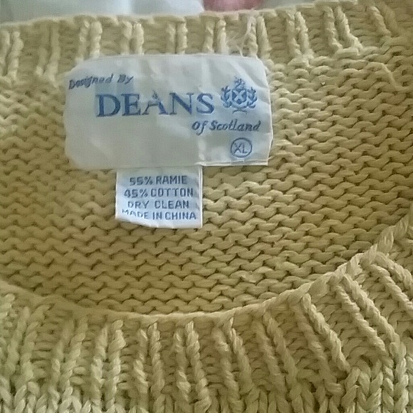 Spring sweater with flowers - Picture 2 of 2