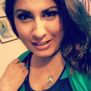 Meet your Posher, Larissa