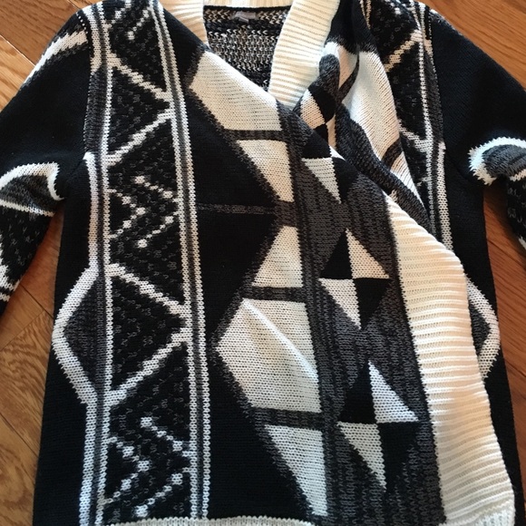 Charlotte Russe sweater - Picture 2 of 3