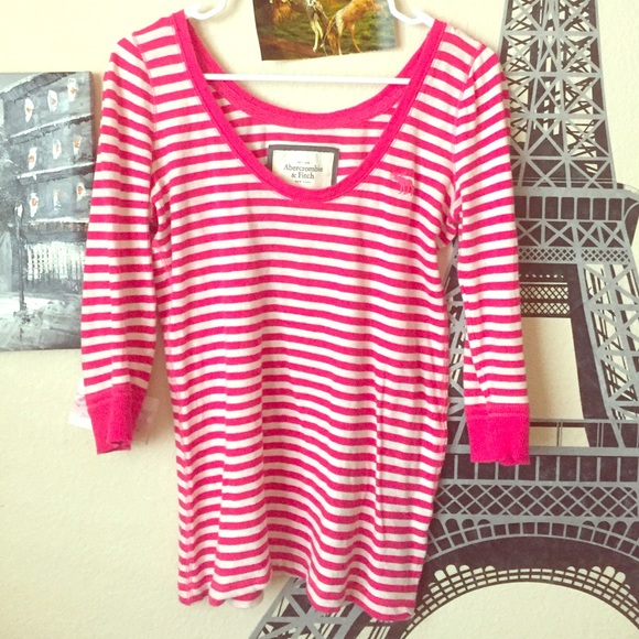 Quarter sleeve tee