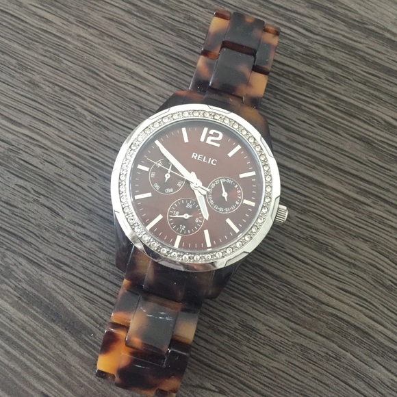 Tortoise shell Relic by Fossil watch