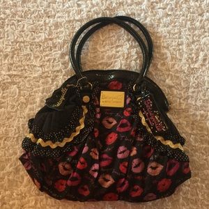 Betseyville by Betsey Johnson lip dome bag