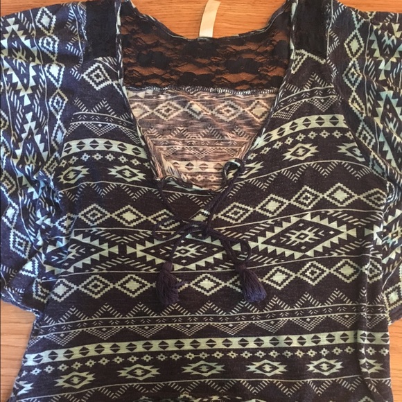 Flowey tribal print shirt - Picture 3 of 3