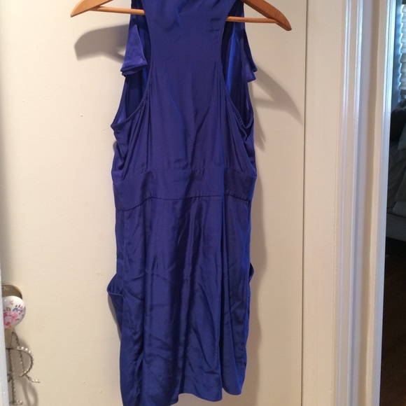 Cinched blue silk dress with ruffle and pockets - Picture 2 of 4