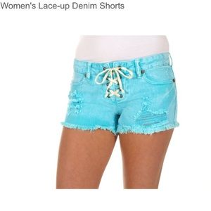 Women's denim shorts/a front lace-up design
