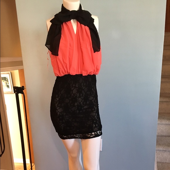 Sexy chiffon lace key hole dress size small