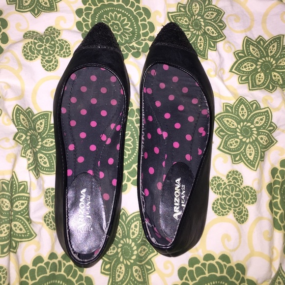 Black point toe with sparkles flat
