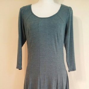 Nwot MSK Dress green fitted at the waist.