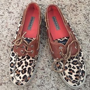 Sperrys leapord shoes
