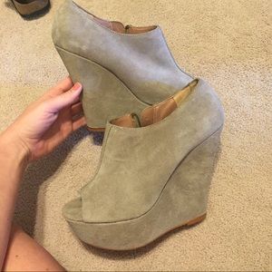 Tan suede booties!!