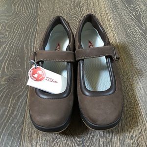 MBT leather/Cuir, Textile, KAYA Chocolate