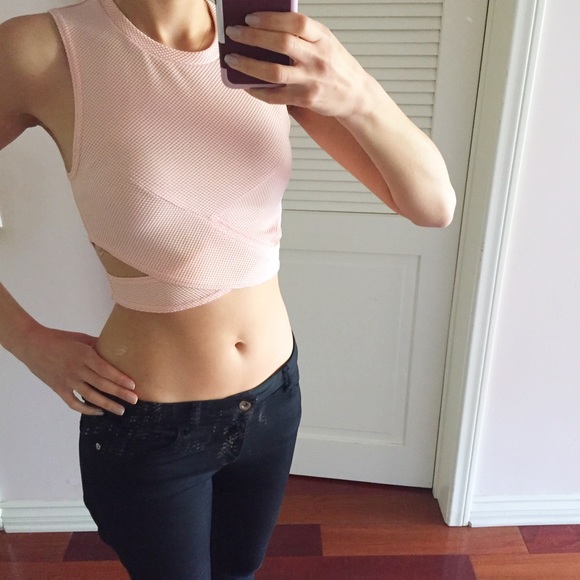 ✨🔥Sexy Pink Crop Top🔥✨ - Picture 3 of 3
