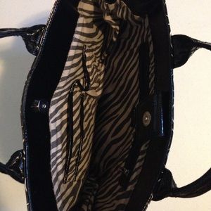 Guess Bags - Guess Graffiti Bag Guess Bags - Guess Graffiti Bag