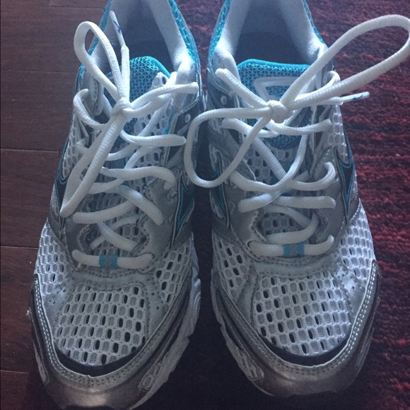 Like new mizuno