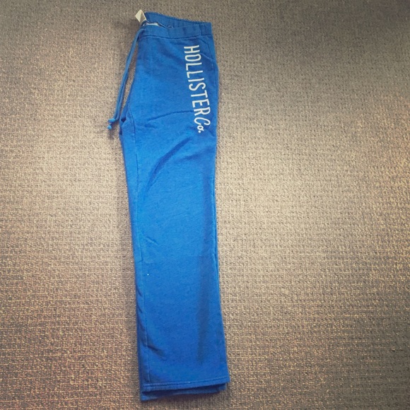 Blue hollister sweatpants size L, great condition