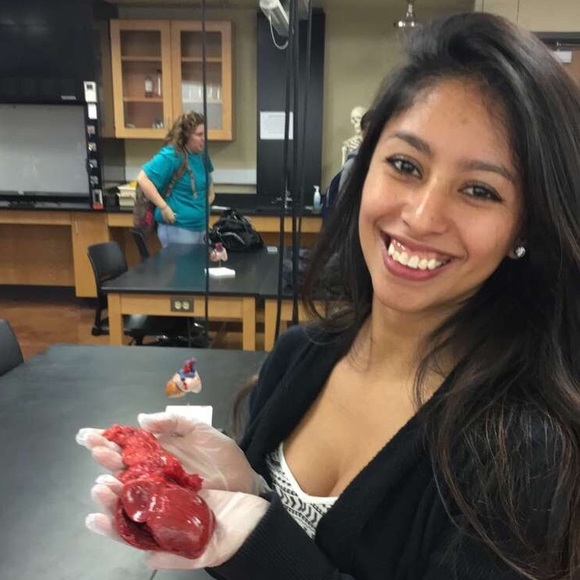 Meet your Posher, Lourdes - Picture 1 of 1