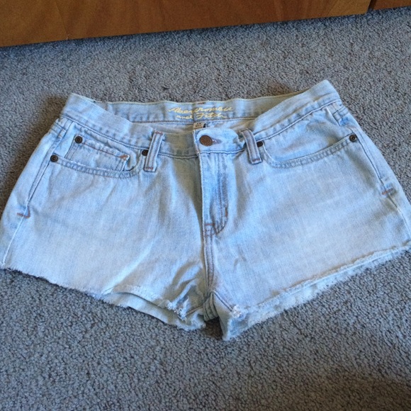 Abercrombie and Fitch cut-off Jean shorts!