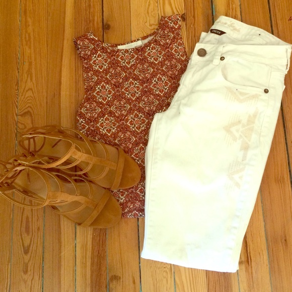 American Eagle White Jeans