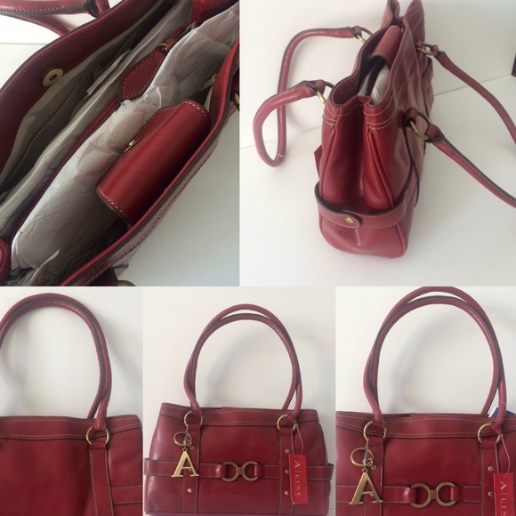 Red Purse. NWT. - Picture 4 of 4