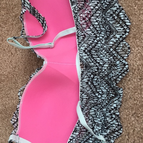 NWOT lace pattern PINK bra - Picture 3 of 4
