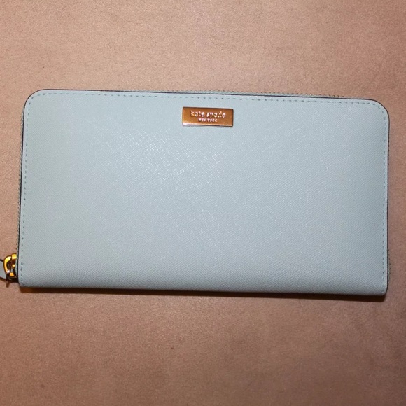 ☀️Summer Sale☀️ New Kate Spade Wallet - Picture 1 of 3