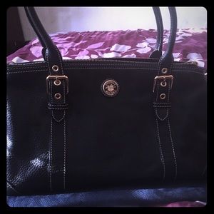 Black Dooney & Bourke handbag good condition