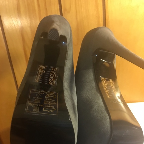 🎈JUST IN🎈Forever 21 Grey Suede platforms -Size 8 - Picture 4 of 4