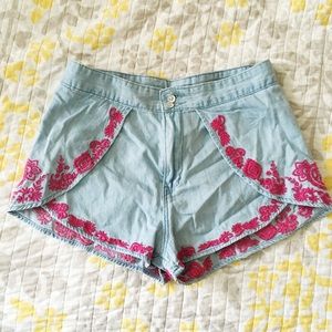 BDG Embroidered Shorts Size 4