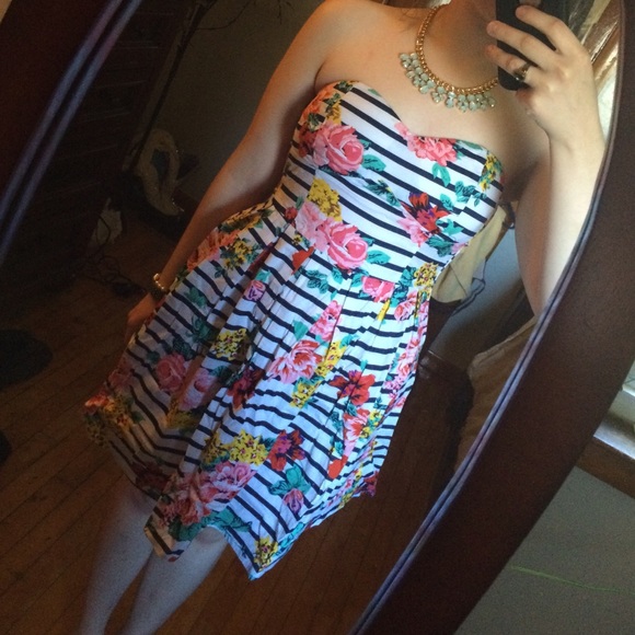 Floral striped strapless dress