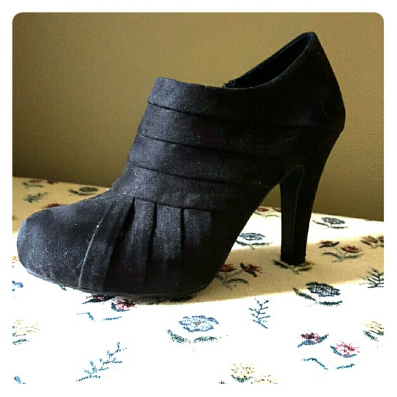 Black heeled ankle booties