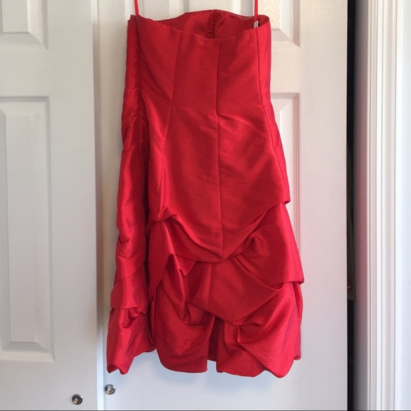 Red strapless cocktail dress - Picture 4 of 4
