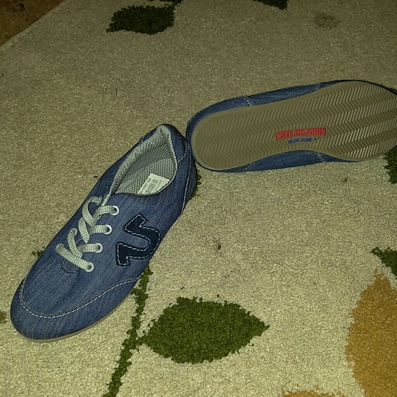 Fairly new true religion shoes - Picture 3 of 3