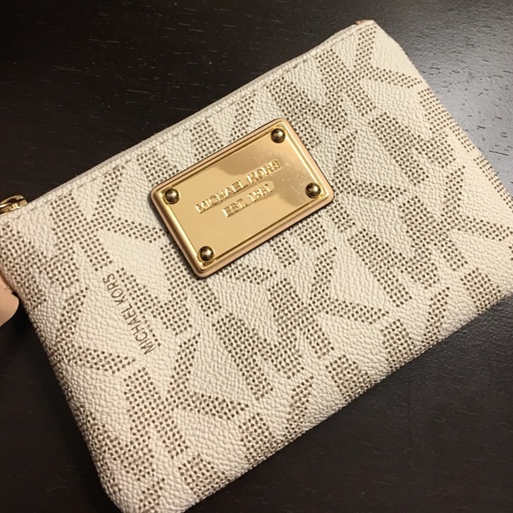 Michael Kors wristlet