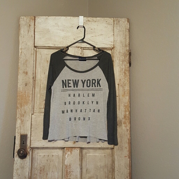 Grey top - Picture 1 of 2